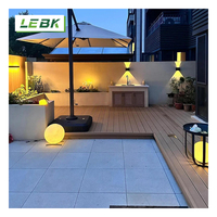 Panneau de terrasse extérieur WPC moderne, résistant à l'humidité et imperméable, avec co-extrusion pour hôtels et piscines extérieures