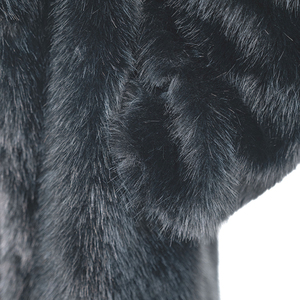 Langer Kunstpelzmantel Hochwertiger Luxuriöser Schwarzer Flauschiger Übergrößen-Damen-Kunstpelzmantel für Warme Winter - Product Image 4