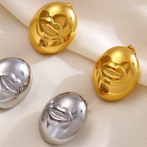 Pendientes redondos de labios sonrientes de acero de titanio médico estilo Ins, pendientes de moda europeos y americanos que no se desvanecen para mujeres - Product Image 3