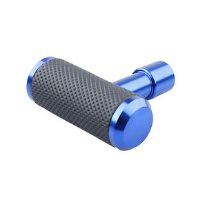 Pommeau de levier de vitesse universel en alliage d'aluminium et en cuir, doté d'un design unique de style avion-Accessoires de voiture à transmission manuelle - Product Image 4