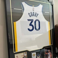 Cadre d'affichage en jersey avec protection UV 98% acrylique et cintre pour affichage de maillots de football de basket-ball de baseball