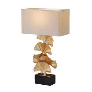 Lámpara de Mesa Nórdica de Resina Dorada con Hojas de Ginkgo Antiguas para Decoración del Hogar - Product Image 1