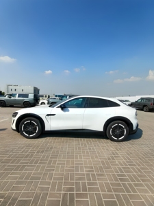 รถยนต์ไฟฟ้า SUV รุ่น Xia omi YU7 Max ปี 2025 - Product Image 4