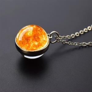 Collier Lune Luminescent Système Solaire <span class=keywords><strong>Terre</strong></span> Jupiter Mercure Neptune Voie Lactée Pendentif Boule <span class=keywords><strong>de</strong></span> <span class=keywords><strong>Verre</strong></span> 20MM Lumineux dans le Noir - Product Image 6