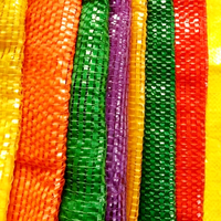 Sac en filet PP rouge-orange avec cordon de serrage, sacs personnalisés en polypropylène pour oignons, pommes de terre et légumes, sacs d'emballage agricole