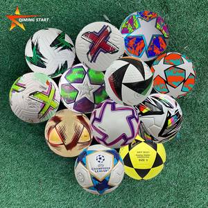 ลูกฟุต<span class=keywords><strong>บอล</strong></span>หลอมเหลวมืออาชีพพร้อมหนังลูกฟุตบอลของแท้สำหรับเกมฝึก PU เก็บความร้อนส่วนตัว - Product Image 1