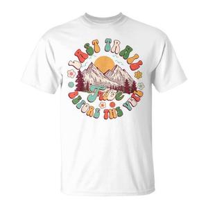 Camiseta Last Trail Before The Veil para senderismo, naturaleza, despedida de soltera, estilo Groovy - Product Image 1