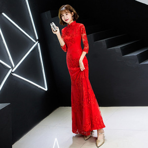 ชุดกี่เพ้าทรงเมอร์เมดสีแดงสำหรับผู้หญิง <span class=keywords><strong>แขน</strong></span><span class=keywords><strong>ยาว</strong></span> ทรงเข้ารูป <span class=keywords><strong>ยาว</strong></span>คลุมเท้า เหมาะสำหรับงานแต่งงาน งานเลี้ยงตอนเย็น ดีไซน์หรูหรา สไตล์ Fishtail Toasting Cheongsam สำหรับฤดูใบไม้ผลิ - Product Image 2
