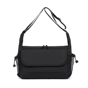Sac bandoulière étanche pour poitrine, sac banane de randonnée, sac tactique en polyester personnalisé avec sangle d'épaule - Product Image 1