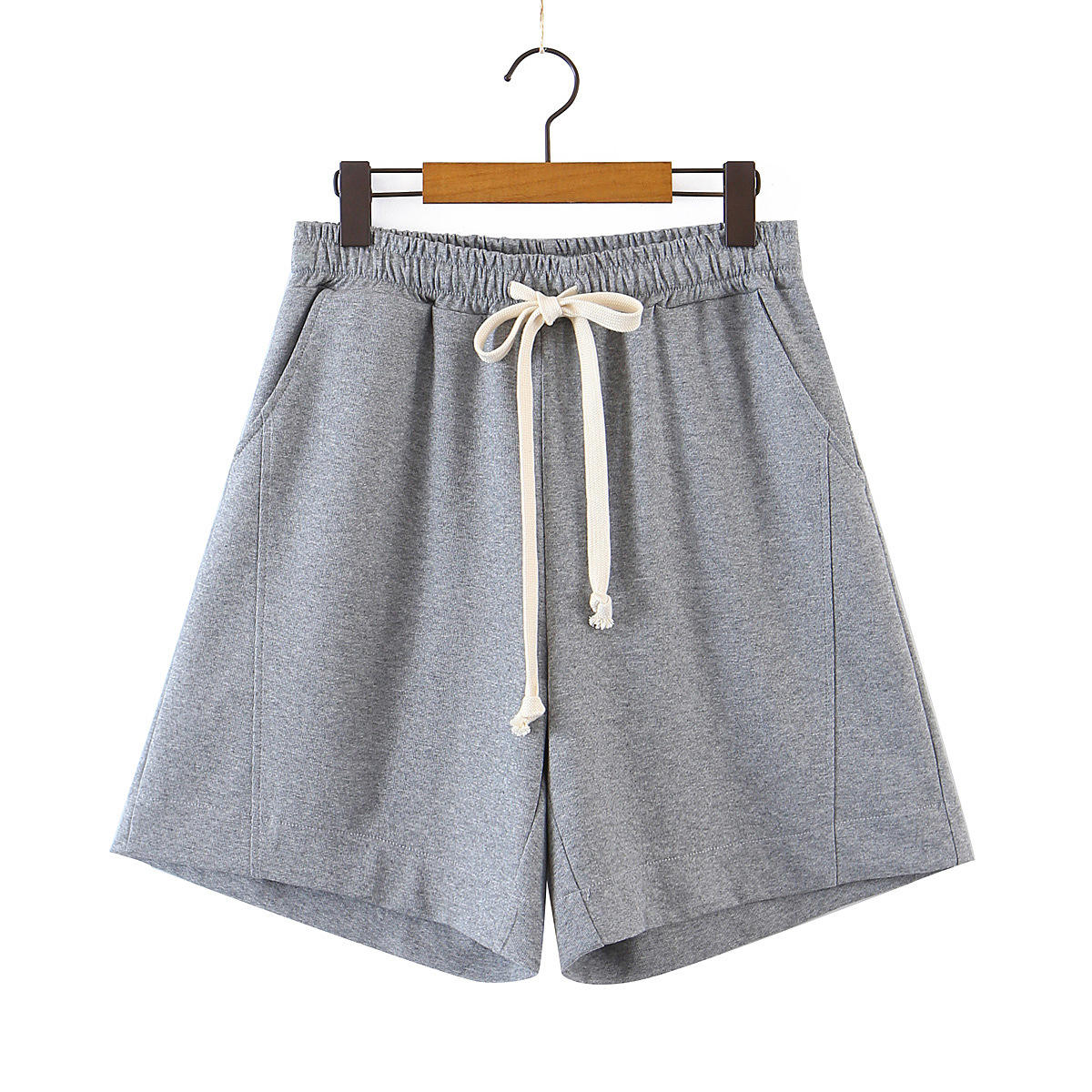 กางเกงขาสั้นสีเทา