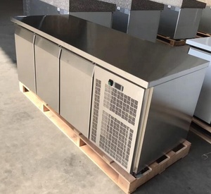 Cocina Banco refrigerador <span class=keywords><strong>y</strong></span> congelador de <span class=keywords><strong>mesa</strong></span> de trabajo de refrigerador comercial <span class=keywords><strong>con</strong></span> 3 puertas - Product Image 1