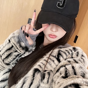 Versione coreana sottile pelliccia sintetica pelliccia cappotto unico per le signore nuovo stile piccolo gatto selvatico modello Plaid inverno per le donne - Product Image 4