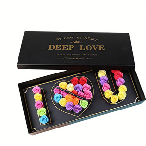Caja de regalo de flores con estampado personalizado Caja de flores de rosas TE AMO Caja de regalo de embalaje de flores en forma de corazón - Product Image 2