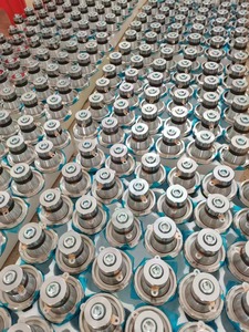 Transducteur ultrasonique professionnel 40kHz Tête de beauté Cavitation <span class=keywords><strong>ULTRASON</strong></span> pour la perte de poids Réduction de la graisse corporelle et <span class=keywords><strong>anti</strong></span>-<span class=keywords><strong>cellulite</strong></span> - Product Image 4