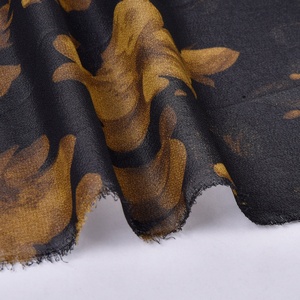 Tela de crepé de gasa floral texturizada con burbujas de poliéster de 90 g/m², ecológica y personalizada, de secado rápido y transpirable para faldas de niñas, en stock. - Product Image 3
