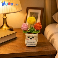 Poupée Tulipe au Crochet Faite Main en Pot, Trois Couleurs, Décoration de Bureau Apaisante et Émotionnelle, Cadeau Personnalisé, Vente en Gros