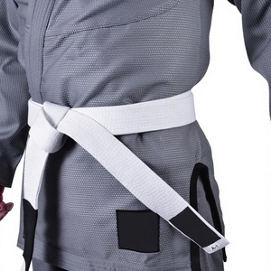 Kimono Gris para BJJ, Uniforme Unisex para Adultos, 100% Algodón Transpirable, Prenda de una Pieza para Artes Marciales, Corte Regular, 100 Gramos, Impresión Digital - Product Image 2