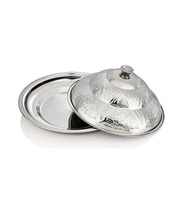 Plateau de service moderne de luxe en acier inoxydable durable et écologique avec couvercle en dôme pour la restauration et les banquets
