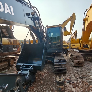 รถขุดไฮดรอลิกแบบตีนตะขาบ Hyundai 22 ตัน รุ่น 220LC-9S ปี 2019 มือสอง ชั่วโมงการใช้งานต่ำ ของแท้จากโรงงาน พร้อมมอเตอร์ เกียร์บ็อกซ์ และปั๊ม - Product Image 1