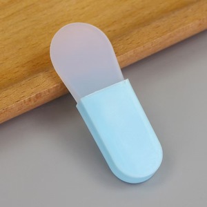 Brosse à masque facial portable en silicone mini blanche/rose/bleue, outil d'application de beauté pour le visage, spatule de nettoyage facial – Vente chaude - Product Image 4