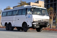 Nouveau minibus de luxe tout-terrain 6*6 AWD Diesel Manuel Euro 2 Transport de passagers