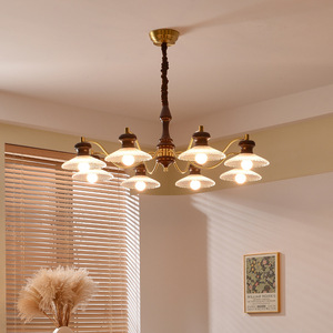 Lámpara de Techo Estilo Retro Americano, con Múltiples Cabezales LED, Madera Sólida y Cobre, para Dormitorio o Sala de Estar - Product Image 1