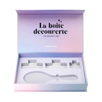 Boîte cadeau en carton recyclable sur mesure de luxe avec finition mate, fermeture magnétique, logo et design personnalisés pour brosses à cheveux