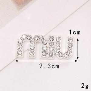 手工电镀合金英文字母吊饰水钻 DIY 金属配件，用于珠宝、手机壳、时尚配饰 - Product Image 4
