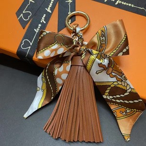 Llavero con lazo de seda y borla, colgante de cinta <span class=keywords><strong>Twilly</strong></span> con estampado vintage para bolso, mochila, decoración de moda para mujer, regalo - Product Image 1