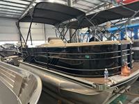 Bateau ponton familial de 6,7 m (22 pieds) en aluminium soudé, idéal pour les barbecues et les fêtes, avec moteur hors-bord de 150 CV, à vendre