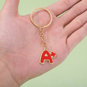 Porte-clés en alliage de zinc rouge en forme de goutte d'huile, lettre A, forme irrégulière, pour accessoires créatifs DIY, cadeau de remise de diplôme - Product Image 2