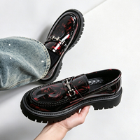 Nouveauté : Mocassins pour hommes au design tendance et confortable, style britannique à semelle épaisse, en cuir, pour le bureau et les occasions formelles