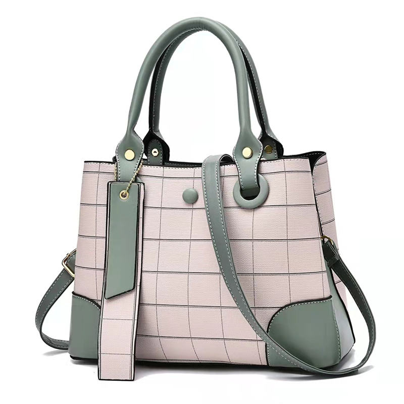 สีเขียวอ่อน