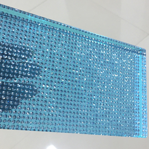 Bunter bling massiver Glass tein, der farbigen Glass tein verschmilzt