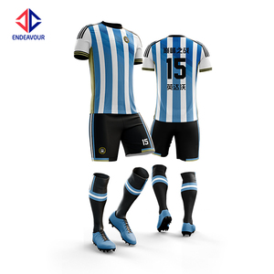 Commercio all'ingrosso personalizzato sublimazione della tintura in bianco e nero a strisce <span class=keywords><strong>da</strong></span> <span class=keywords><strong>calcio</strong></span> usura maglia per la vendita - Product Image 3
