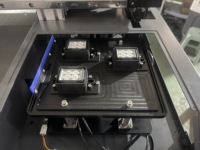 Impresora Plana UV DTF A2 A3 con Cabezal de Impresión I1600, CMYK, Blanco, Barniz, Relieve 3D y Accesorio Rotatorio