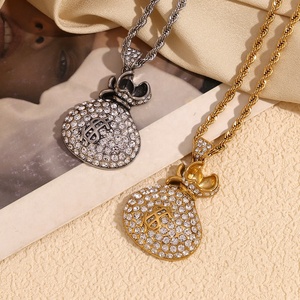 Dreamshow Bijoux pour hommes Collier avec pendentif en zircon en plaqué or 18 carats Collier en acier inoxydable Twist <span class=keywords><strong>Chan</strong></span> - Product Image 4