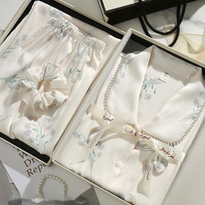 Pigiama di <span class=keywords><strong>seta</strong></span> floreale con aquilone a manica corta estivo <span class=keywords><strong>da</strong></span> <span class=keywords><strong>donna</strong></span> di alta qualità <span class=keywords><strong>camicia</strong></span> <span class=keywords><strong>da</strong></span> <span class=keywords><strong>notte</strong></span> con gelso confezione regalo migliori amici Homewear - Product Image 1