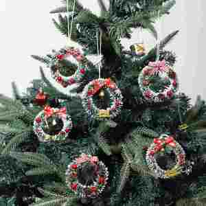 Mini Corona Navideña Transfronteriza Verde con Piñas, Lazo de Cinta, Adornos y Decoraciones de Copos de Nieve Blancos para Venta al por Mayor - Product Image 2