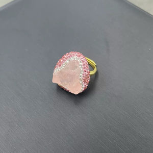 Alta moda Vintage Natural cuarzo rosa checo piedra diamante en bruto conjunto collar pendientes anillo elegante conjunto de joyería - Product Image 5