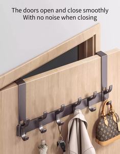 Le crochet derrière la porte utilisé <span class=keywords><strong>pour</strong></span> accrocher le support de <span class=keywords><strong>rangement</strong></span> de porte le porte-vêtements <span class=keywords><strong>suspendu</strong></span> Crochet de porte de salle de bain et de toilette - Product Image 3