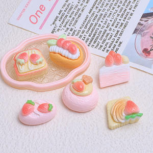 Kit de matériel créatif en gros pour accessoires de pince à cheveux, petites pièces en résine à base de colle crème, jouet alimentaire de dessin animé gâteau aux fraises, fait main DIY - Product Image 2