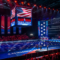 Écran de diffusion en direct pour e-sport 7680Hz, écran incurvé COB LED avec animation pour les compétitions de jeu, expérience de visionnement immersive