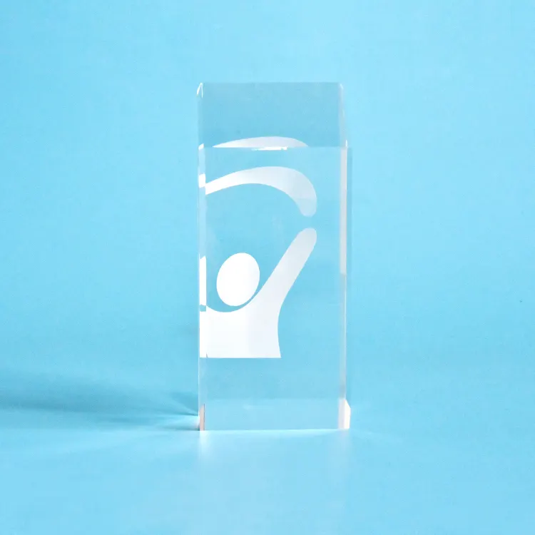 Desain Baru TOYIN Akrilik Bening Piala Ukiran Logo Dibuat Sesuai Pesanan Plakat Kristal Penghargaan Akrilik