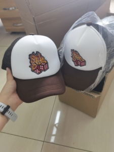 Casquette Trucker 5 Panneaux en Mousse Personnalisée avec Logo, Maille Respirante, Fermeture Snapback, Style Hip Hop Streetwear pour Marques – Vente en Gros et Approvisionnement en Vrac - Product Image 4