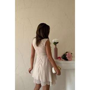 Vestido al por Mayor ODM con Estampado Floral Beige, Cuello Cuadrado y Volantes, Tallas XS-XL, Largo hasta el Suelo, para el Día o Fiestas, Estilo Dulce - Product Image 1