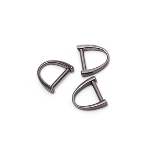 Hebilla metálica en forma de D de aleación de zinc con baño de oro claro para accesorios de bolsos. - Product Image 3