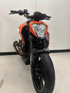 <span class=keywords><strong>KTM</strong></span> DukeI 250 - <span class=keywords><strong>Moto</strong></span> à essence d'occasion à deux roues - <span class=keywords><strong>Moto</strong></span> de rue - Finition d'origine - Garantie de qualité - Product Image 6