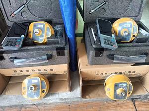 Equipo de Topografía GNSS RTK Hi Target V300, Compatible con Múltiples Constelaciones, Resistente con Clasificación IP68, -30~+70, Habilitado para 5G/<span class=keywords><strong>WiFi</strong></span>, para Trabajos Terrestres - Product Image 5