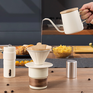 Machine à café portable avec moulin à main intégré - Kit complet de préparation de café à dégoulinement pour les voyages et le camping - Product Image 6